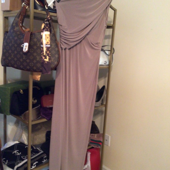 Calvin Klein Gown - Picture 3 of 4